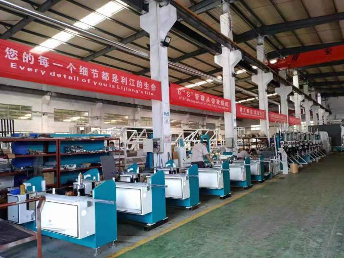 Vertical Insulating Glass Production Line Gas Filling And Pressing Robot With Ai System 9