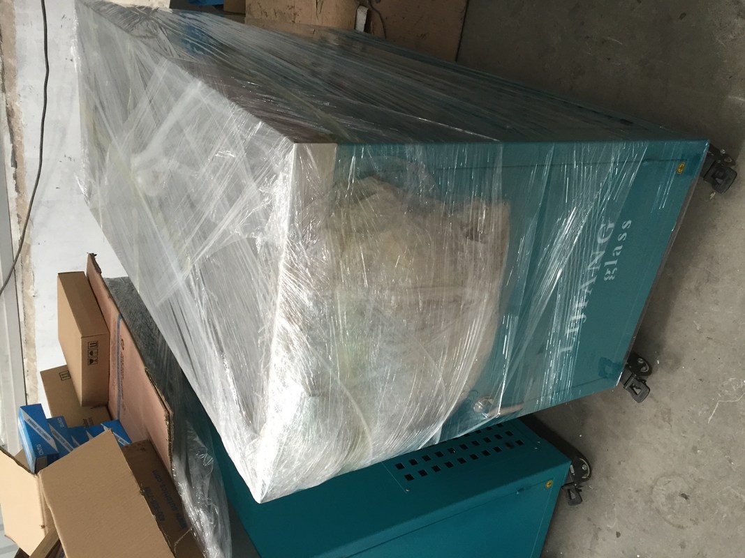 The glue gun freezer is used in the glue process of the central control glass, and the manual glue gun is stored in the