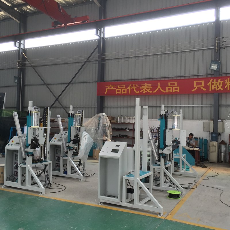 LJGZ2020Desiccant Filling Machine can automatically achieve actions of drilling holes automatically in the spacer frames