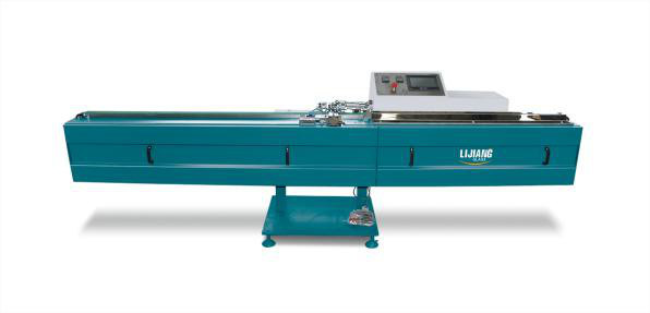 The type of LJTB01 butyl extruder machine is used for spreading aluminum spacer frames evenly with hot melt butyl.