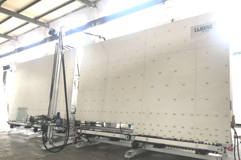 Automatic Insulating Glass Sealing Robot Machine For 3 or 4 -sided Step Glass