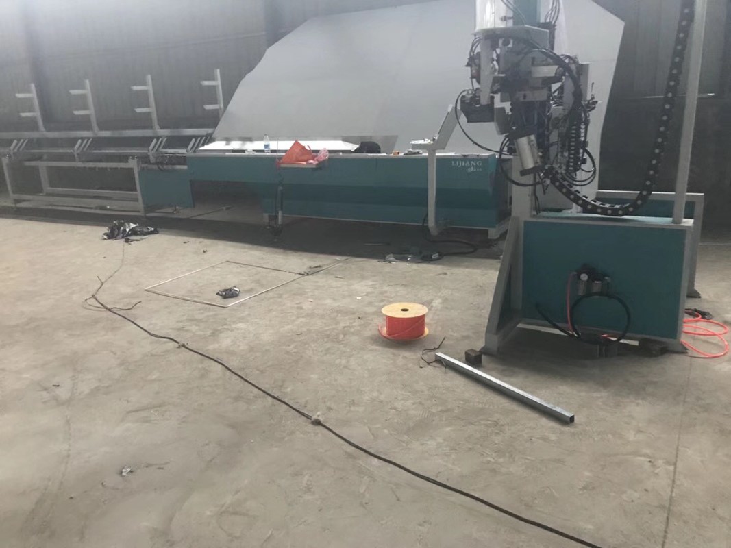 Spacer Bar Bending Machine With 4 Different Spacer Size Storage Units