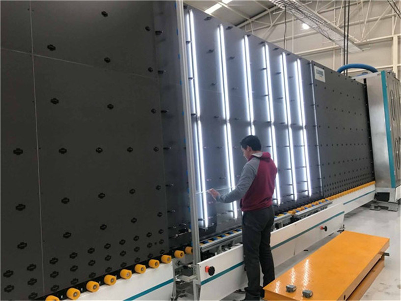 3-15mm Flat Insulating Glass Production Line With 3 Pairs Low E Soft Washing Brushes
