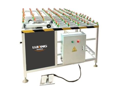 Rotated sealant spreading table