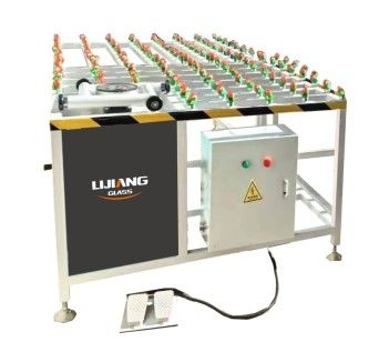 Rotated sealant spreading table